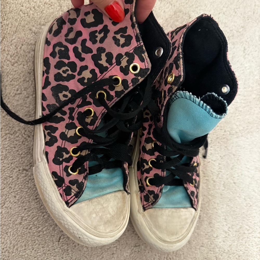 Stylish Pink Leopard Print Converse Kids high top tennis shoes